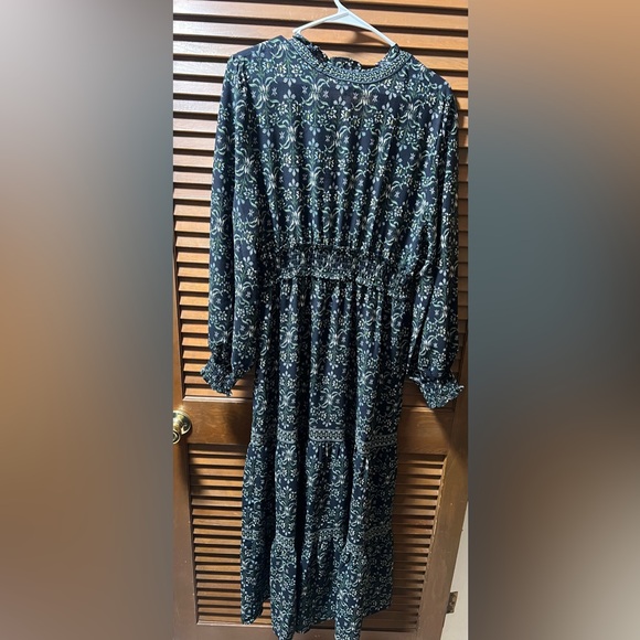 XL Max Studio Floral Dress - Picture 2 of 7